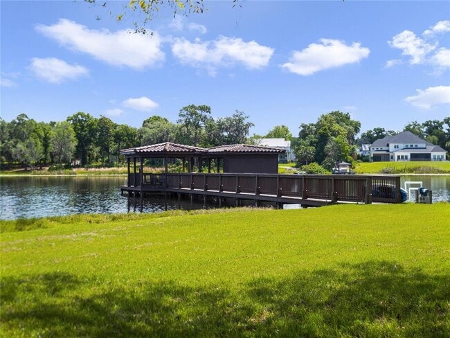 Building Photo - 1911 Lake Markham Preserve Trail