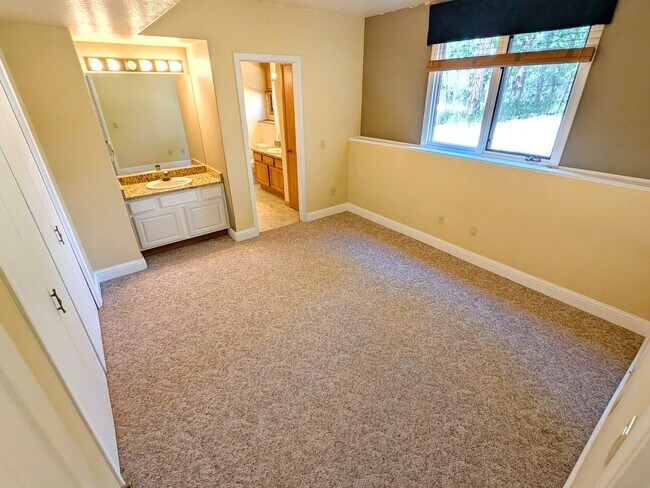 Building Photo - Beautiful Home In Monument
