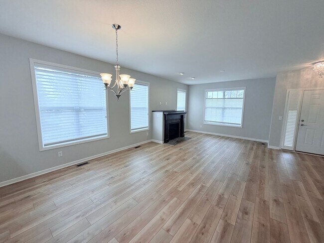 Building Photo - Gorgeous 3BR Home in the Coveted Dancing Waters Community of Woodbury!
