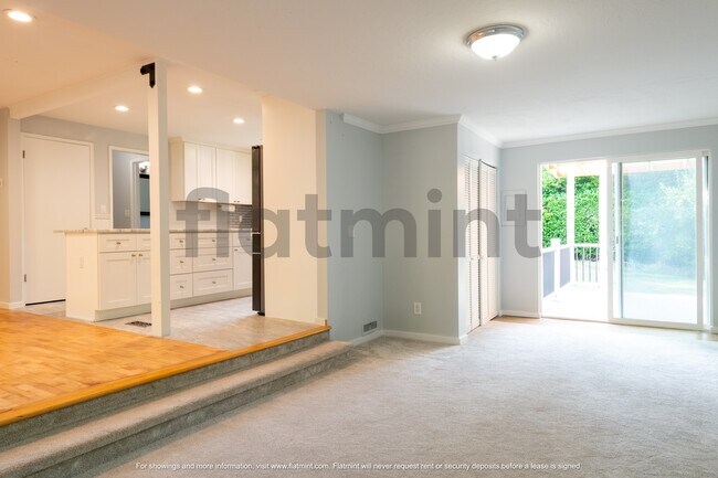 Building Photo - 7037 NE 137th St