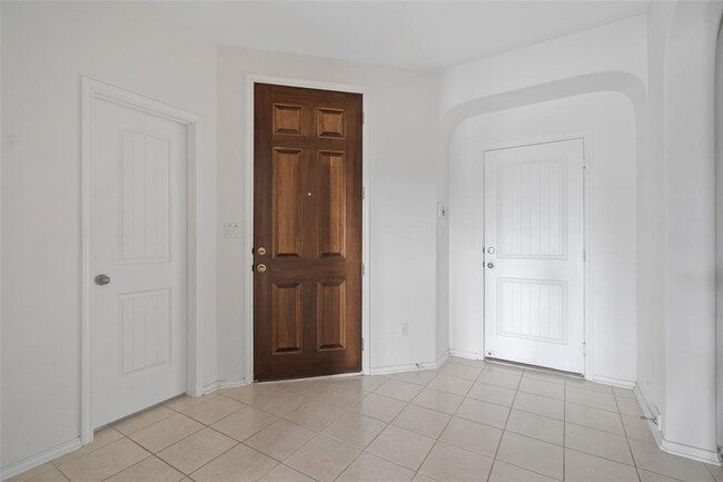 Building Photo - 14120 Purple Azalea Dr
