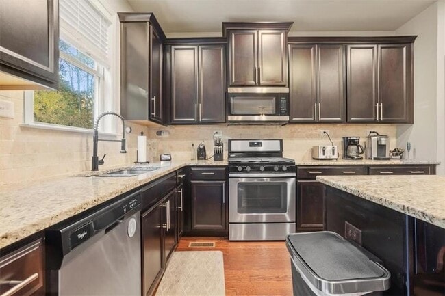 Building Photo - 821 Tramore Ct