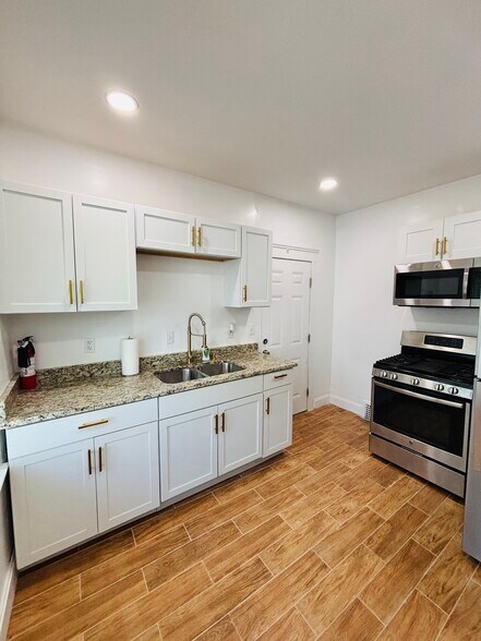 Building Photo - 3464 E 149th St