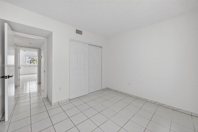 Building Photo - 800 SW 104th Ct