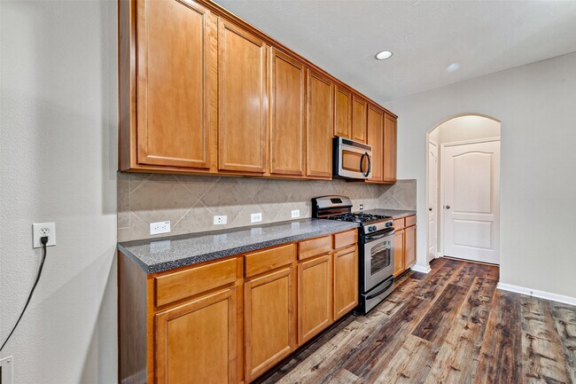 Building Photo - 5403 Canyon Hollow Dr