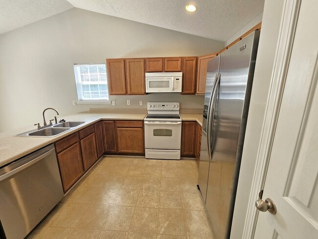 Building Photo - 35 Waukegan Way