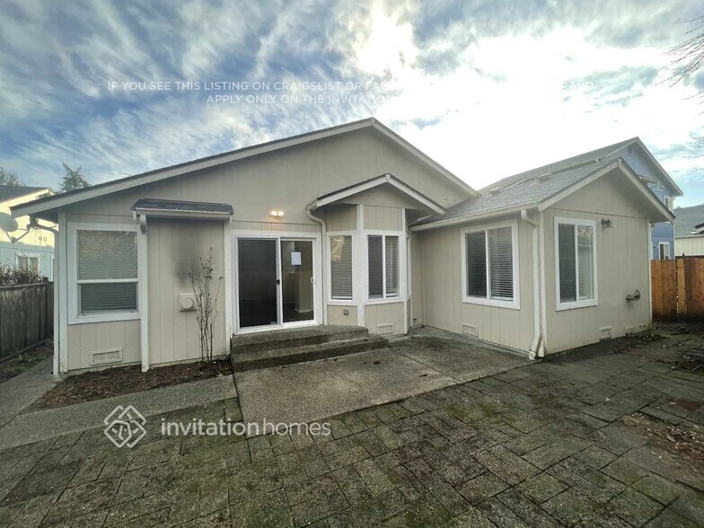 Building Photo - 5485 Trosper Lake St SW