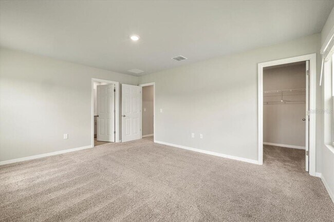 Building Photo - 726 Legacy Dr