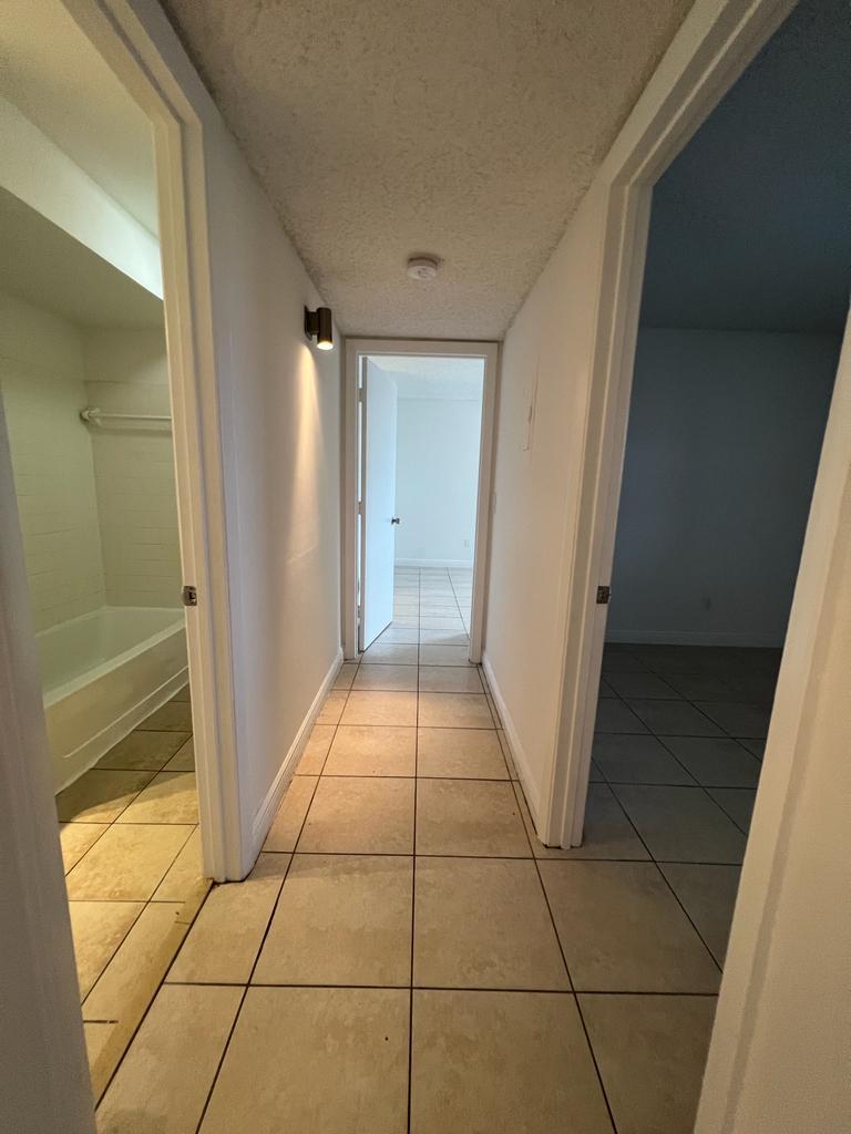 Building Photo - 1257 SW 46th Ave
