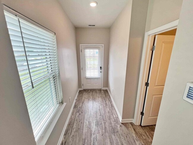 Building Photo - Fantastic 3 BR/2.5 BA Marietta Townhome in...