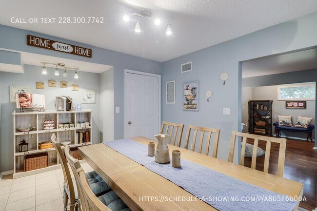 Building Photo - 419 E 2nd St