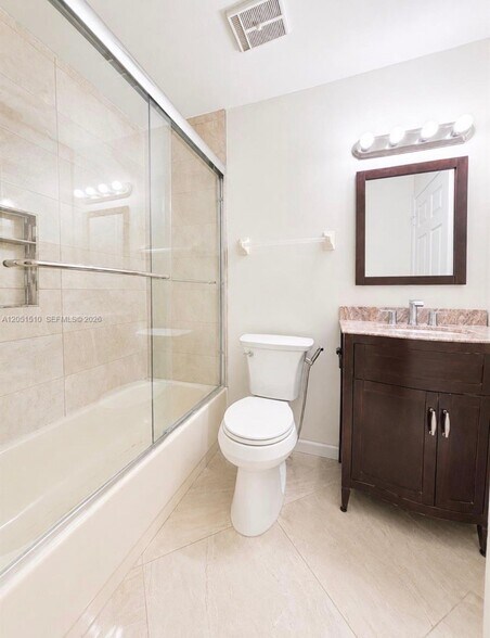Building Photo - 12686 Westhampton Cir