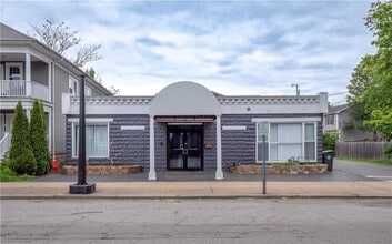 Building Photo - 413 High St