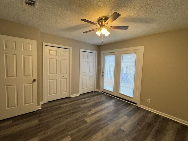 Building Photo - 2 Bedroom Townhouse in Sparger Springs Community off Hillsborough Road, Durham NC