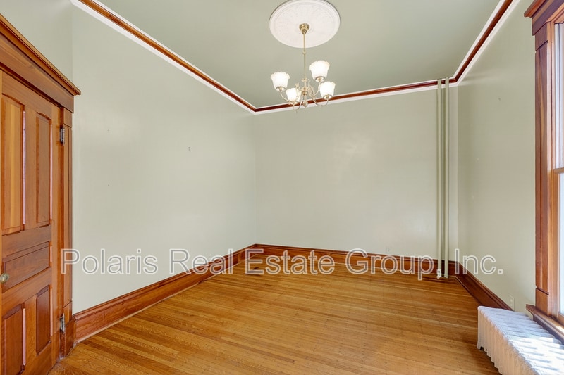 Building Photo - 1507 Broadway St