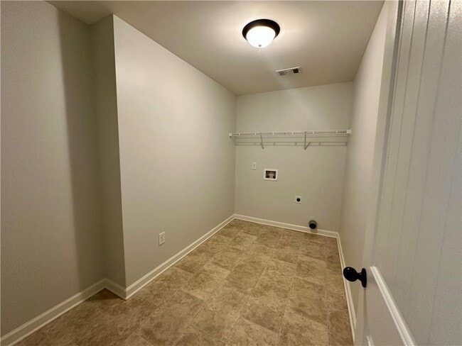 Building Photo - 712 Pinnacle Dr.