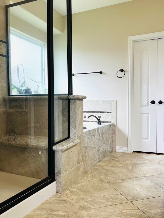 Building Photo - 14303 Tasmania Ct