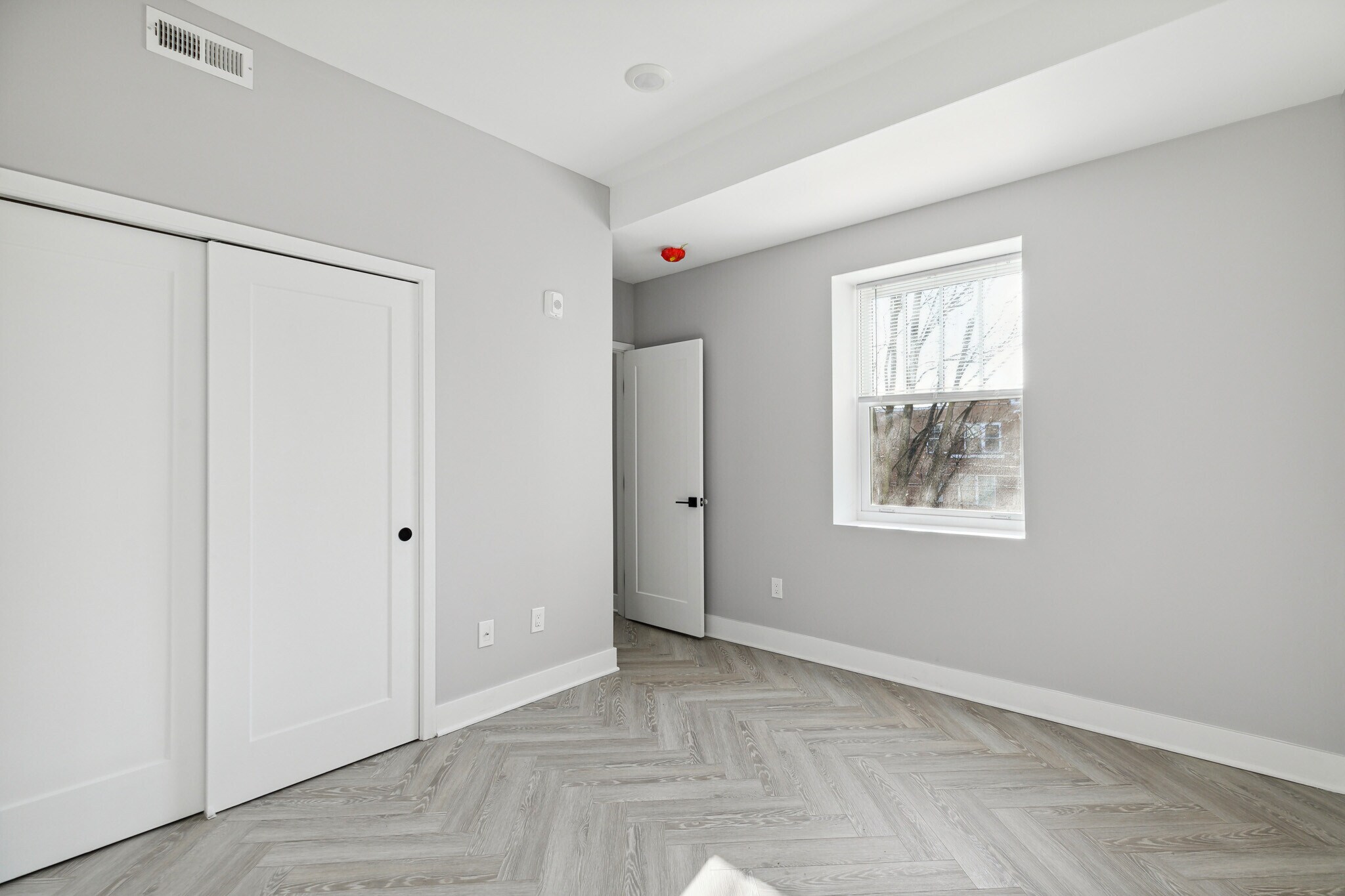 Building Photo - 862 N 41st St