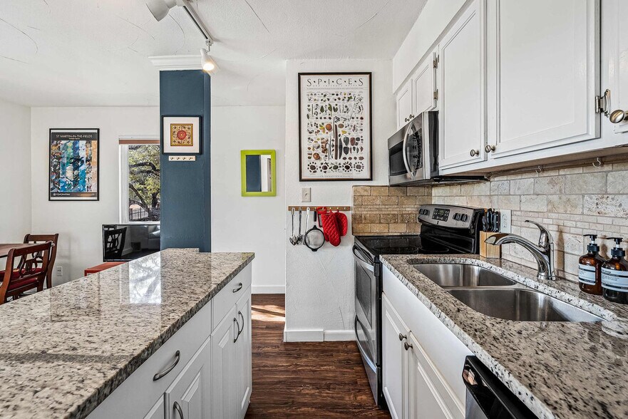 Building Photo - 3018 S 1st St