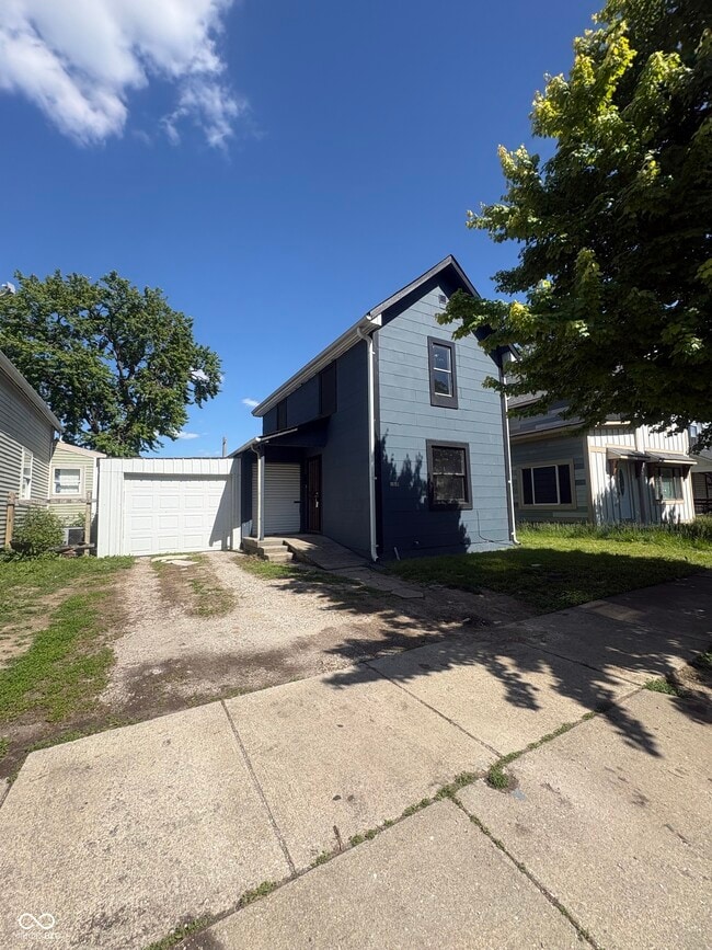 Building Photo - 2221 Station St