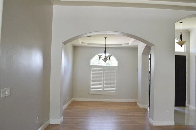 Building Photo - Spacious Riverlakes Golf Course Home with Pool, Spa & 3-Car Garage