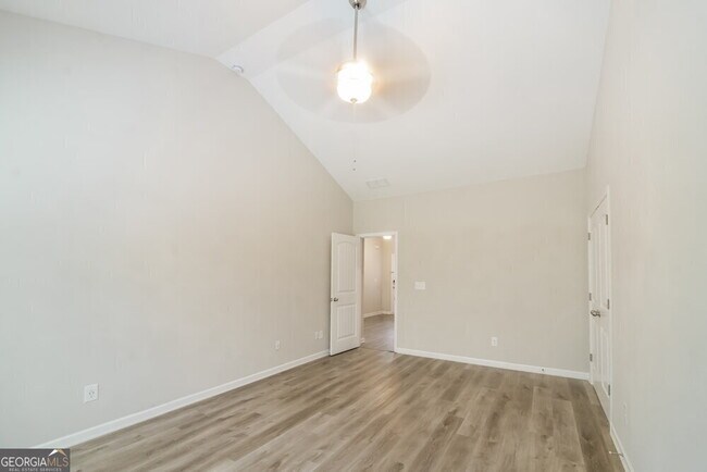 Building Photo - 309 Spruce Creek Ln