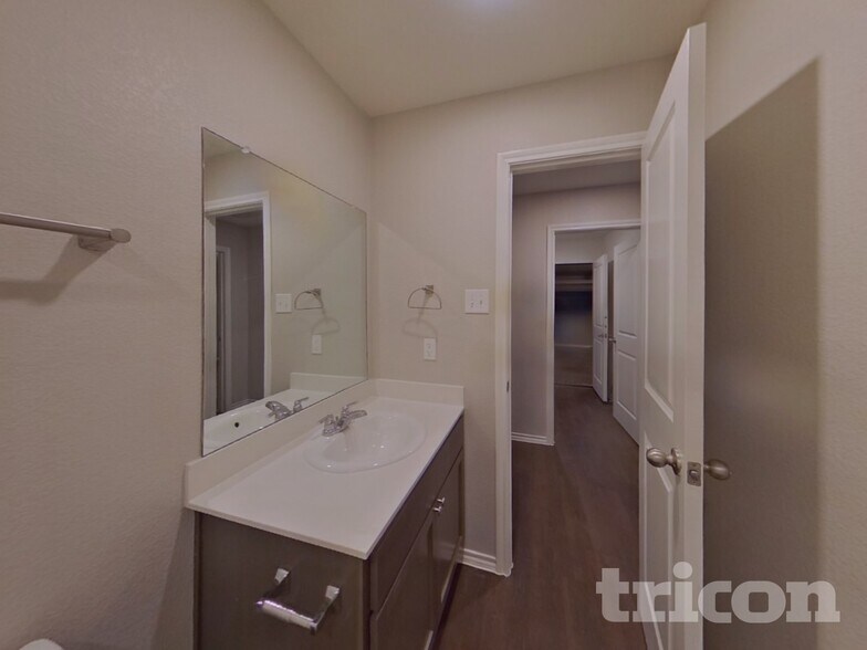 Building Photo - 3417 Doris Dr