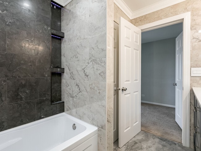 Building Photo - 2331 Overlook Ct