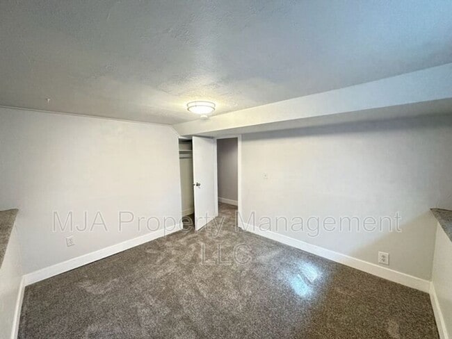 Building Photo - 2928 W Lehi Dr