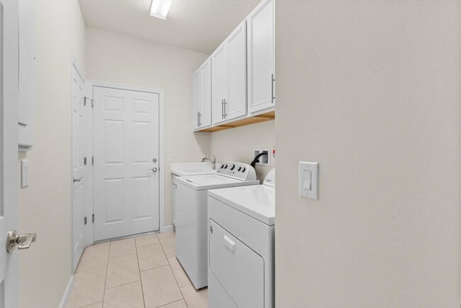 Building Photo - 4313 Beauty Leaf Cir