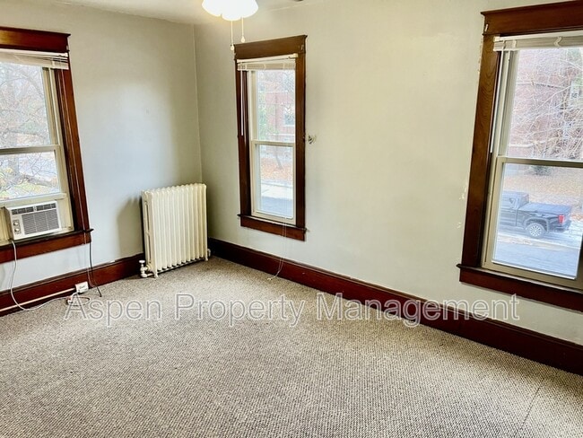 Building Photo - 1626 Dodge St