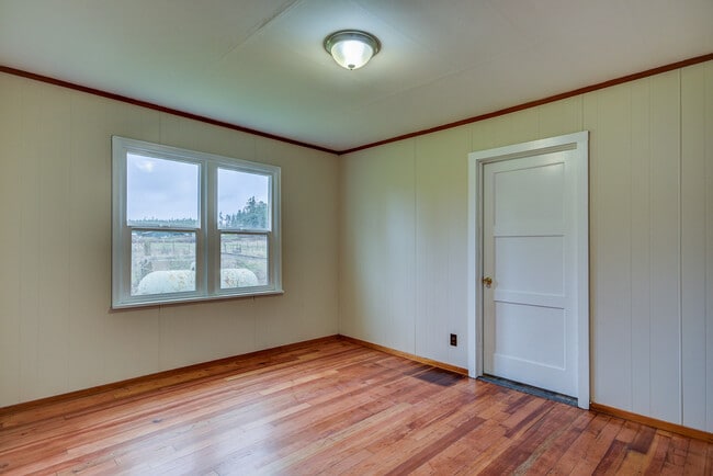 Building Photo - 3 Bedroom Rambler in Coupeville