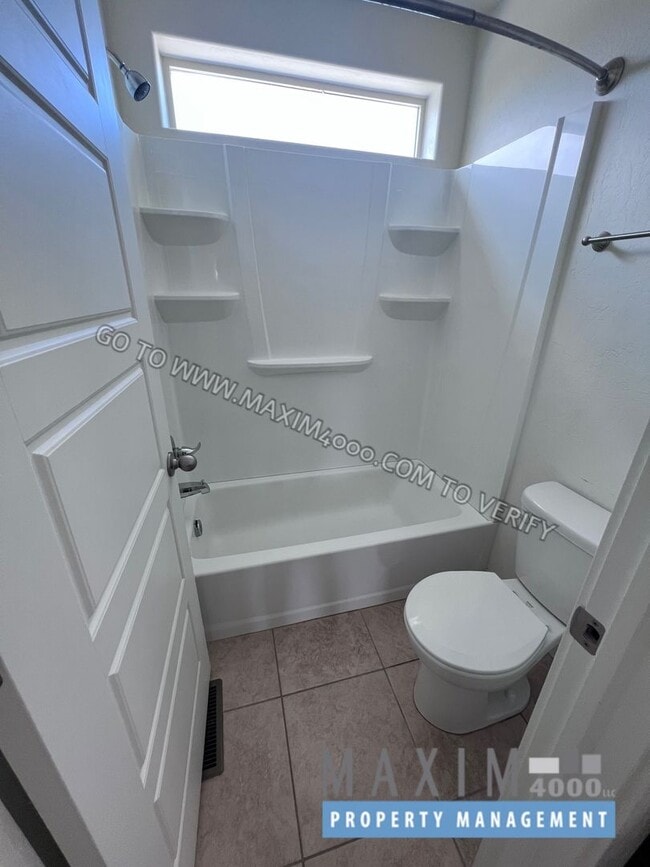 Building Photo - 389 White River Dr