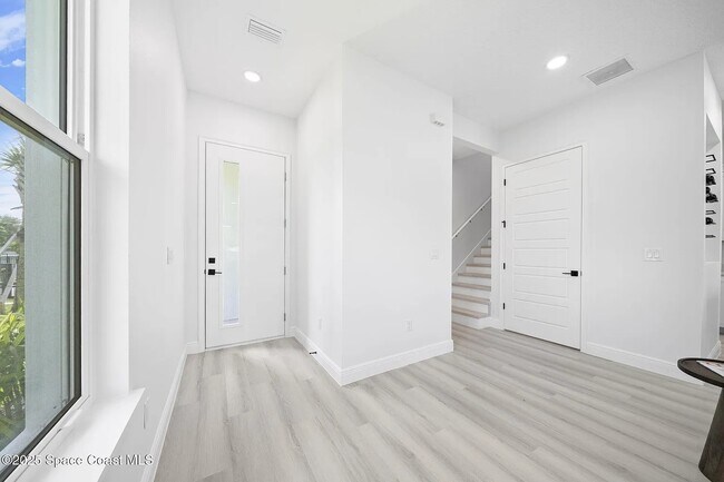 Building Photo - 1330 Windchime Ln