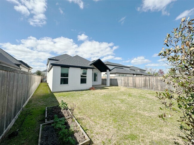 Building Photo - 15642 Dark Sky Trail