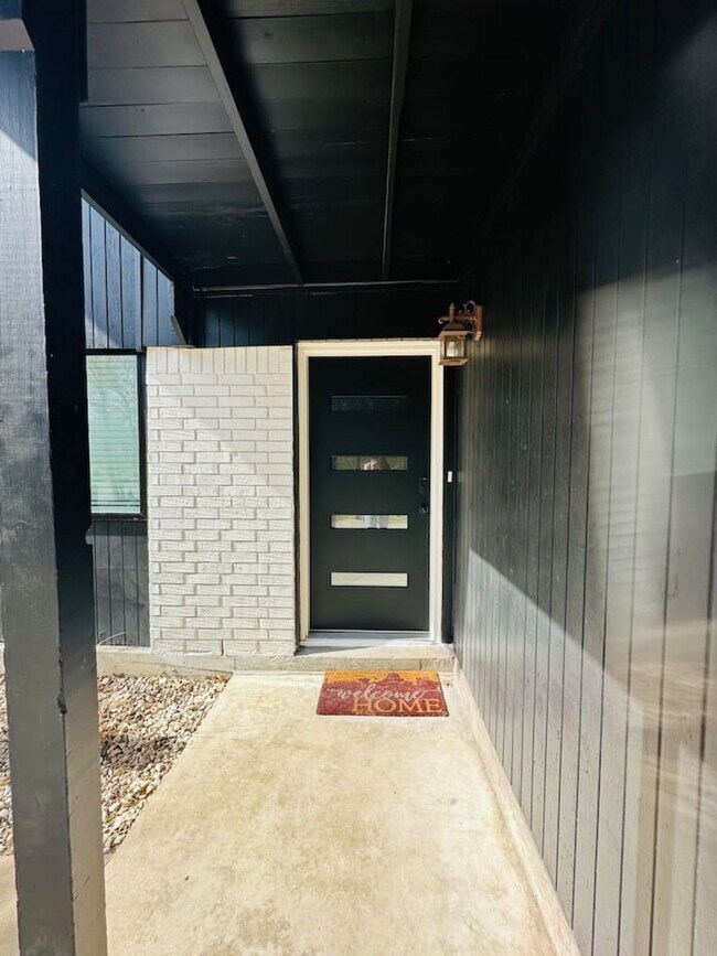 Building Photo - 1105 Glade St