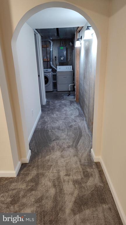 Building Photo - 442 Darby Ln