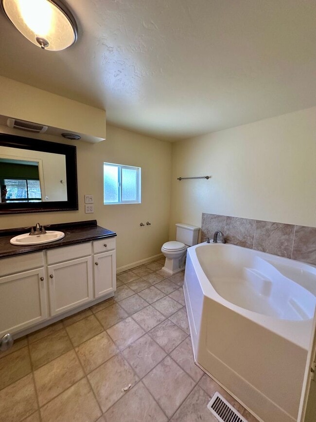 Building Photo - 16300 Rhyolite Cir