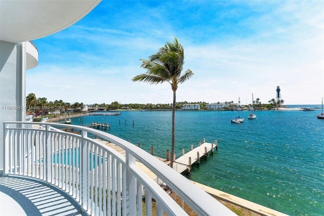 Building Photo - 2508 Bay Dr
