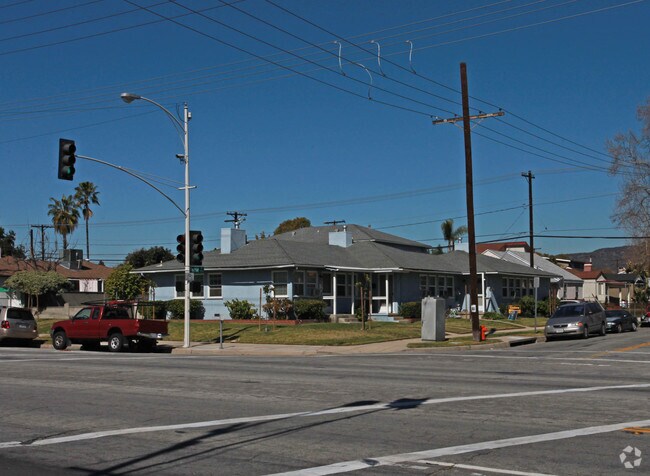 Building Photo - 1701 W Victory Blvd