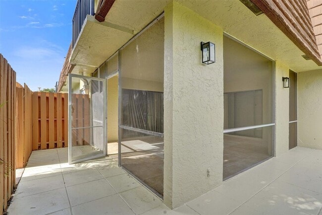 Building Photo - 4872 NW 95th Ave