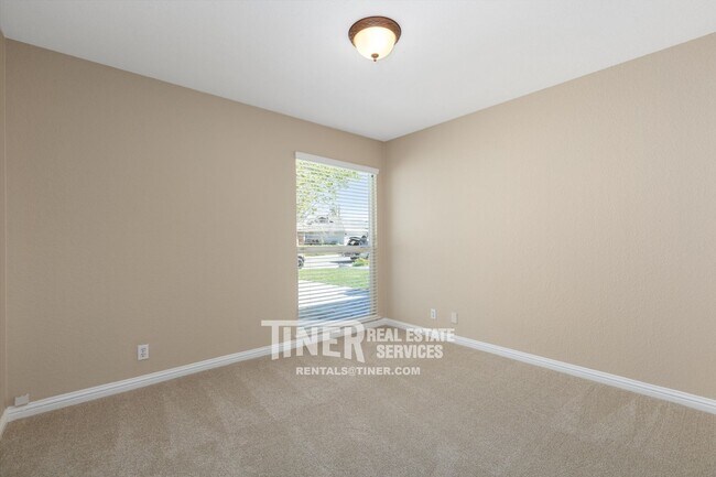 Building Photo - 8052 Phoebe Way