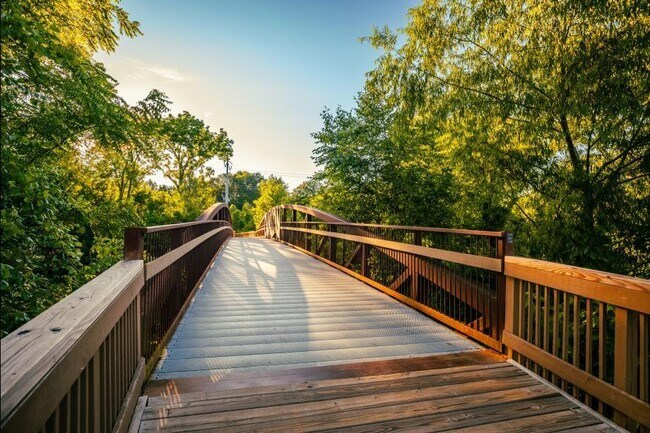 Building Photo - 1114 Winding Br Dr