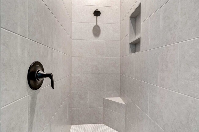 Building Photo - Available Now! 3 Bedroom 2 Bathroom in Sou...