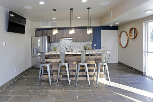Building Photo - U32 1 Bedroom 1 Bath All Utilities include...