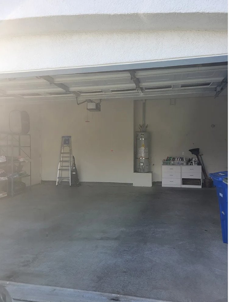 Building Photo - 723 Deerfield Way