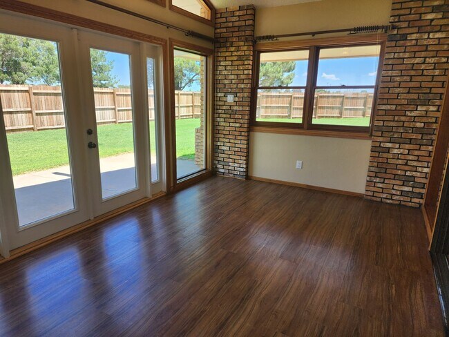 Building Photo - 516 Diamondhead Dr