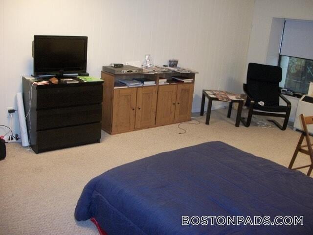 Building Photo - 62 Boylston St