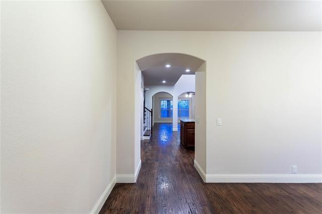 Building Photo - 2409 Lynbridge Dr