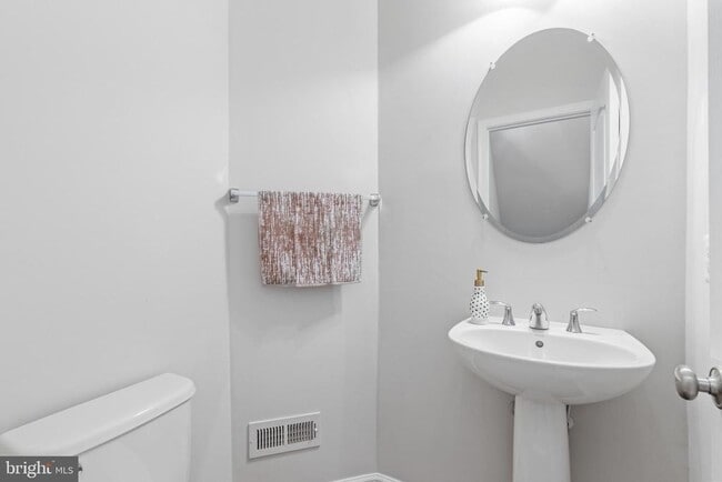 Building Photo - 43247 Loudoun Reserve Dr